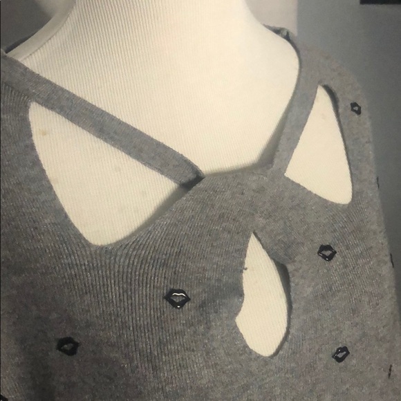 Molly Bracken Gray sweater with Lips S/M - Picture 3 of 9